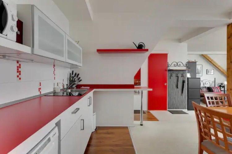 Lenka'S Cozy Red Studio + Lenka'S Cozy Gold Apartment — Photos 1